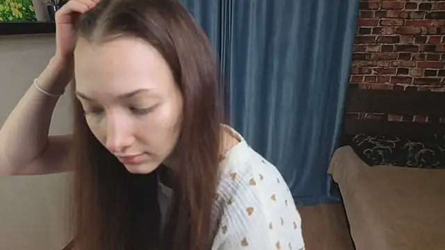 Snapshot of Lollyops chatting on February 2026 02:05:01 AM Lollyops online show from February 2026 02:05:01 AM