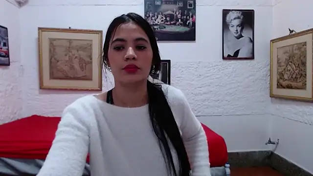 Snapshot of JulianaLopera1 chatting on February 2026 01:21:02 PM JulianaLopera1 online show from February 2026 01:21:02 PM