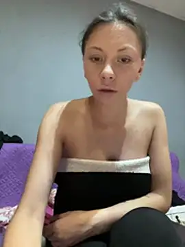 Foxy20withBear online show from July 2026 07:19:01 PM