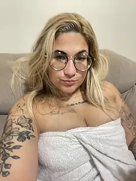 Snapshot of esposatattoo chatting on February 2026 12:55:01 AM esposatattoo online show from February 2026 12:55:01 AM