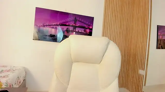 Snapshot of alennax chatting on April 2026 12:17:02 PM alennax online show from April 2026 12:17:02 PM