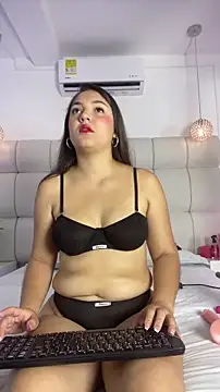 Snapshot of Dakota_Hills chatting on February 2026 01:18:01 PM Dakota Hills online show from February 2026 01:18:01 PM