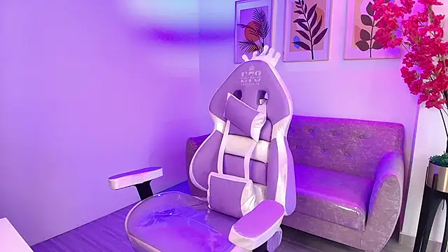 Snapshot of Maddie_T18 chatting on February 2026 11:25:02 AM Maddie T18 online show from February 2026 11:25:02 AM