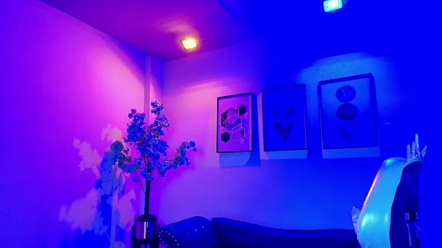 Maddie T18 online show from March 2026 01:15:01 PM