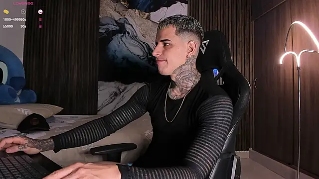 Snapshot of trisstann_ chatting on February 2026 04:48:01 PM trisstann online show from February 2026 04:48:01 PM