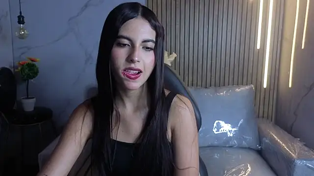 Perla lovely  online show from May 2026 12:24:02 PM