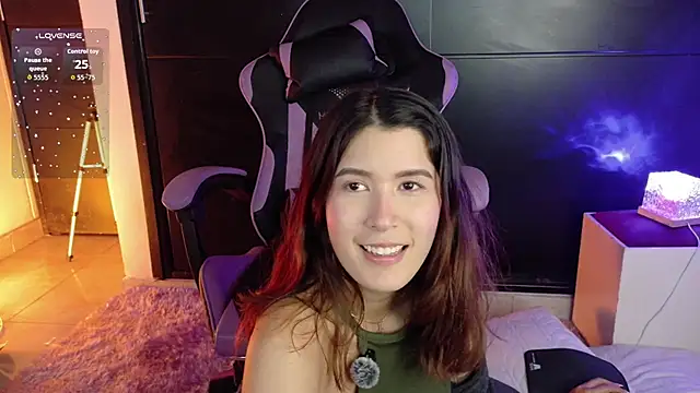 Snapshot of emicute_ chatting on February 2026 02:53:01 AM emicute online show from February 2026 02:53:01 AM