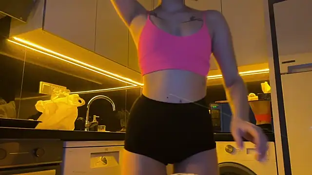 BlackFox V online show from March 2026 08:15:02 PM