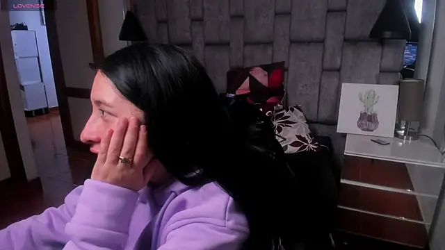 Snapshot of Maitebigboobs chatting on February 2026 05:06:02 AM Maitebigboobs online show from February 2026 05:06:02 AM