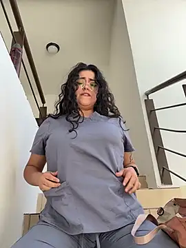 Ales Kitten Live online show from April 2026 07:33:02 PM