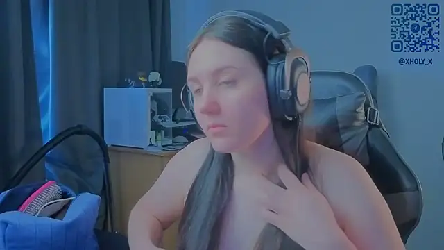 Snapshot of Holy_Kveta chatting on July 2026 02:40:01 AM Holy Kveta online show from July 2026 02:40:01 AM