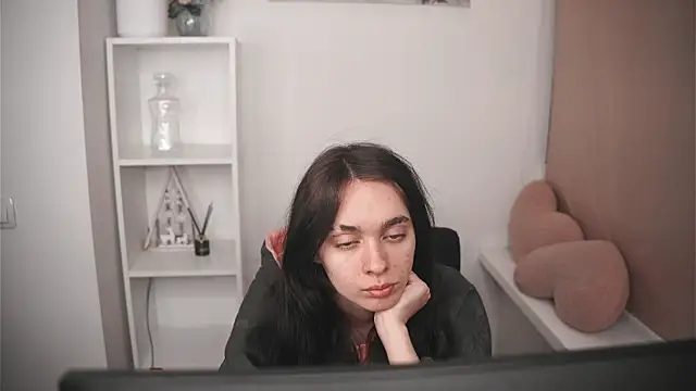 Snapshot of GinnyKittle chatting on March 2026 06:54:01 PM GinnyKittle online show from March 2026 06:54:01 PM