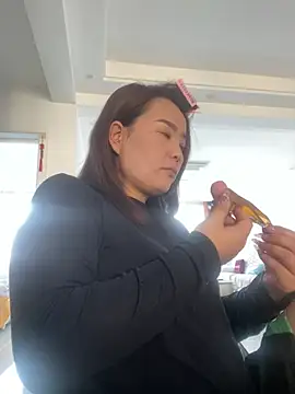 Snapshot of Youyou_12 chatting on February 2026 03:37:01 AM Youyou 12 online show from February 2026 03:37:01 AM