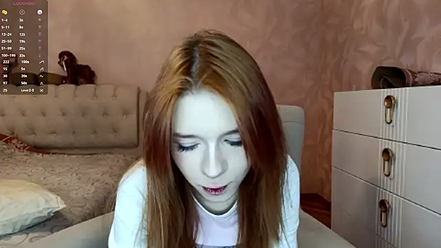 Snapshot of TarynPalek chatting on March 2026 06:41:02 AM TarynPalek online show from March 2026 06:41:02 AM