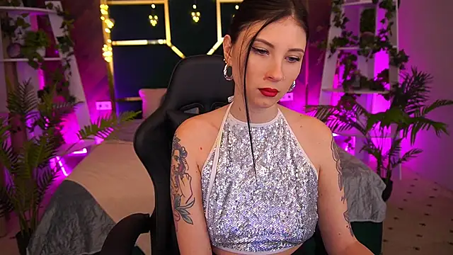 Snapshot of LunaaMay chatting on February 2026 10:44:02 AM LunaaMay online show from February 2026 10:44:02 AM