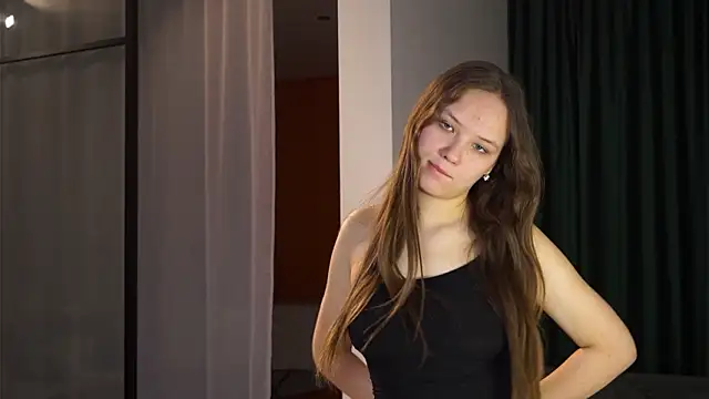 Snapshot of EllanFerenz chatting on February 2026 05:18:01 PM EllanFerenz online show from February 2026 05:18:01 PM