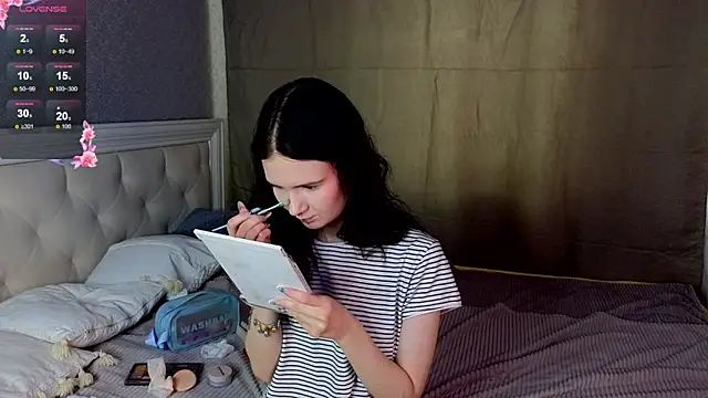 Glow hollow online show from February 2026 04:13:02 AM