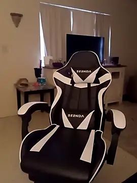 Rosegold2431 online show from February 2026 04:33:01 PM