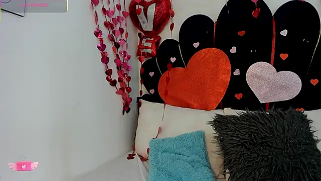 Snapshot of dahlialee chatting on February 2026 12:44:02 PM dahlialee online show from February 2026 12:44:02 PM