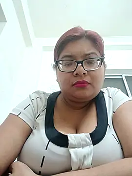 Elie Hallway online show from February 2026 06:17:02 PM