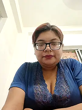 Elie Hallway online show from April 2026 06:25:02 PM