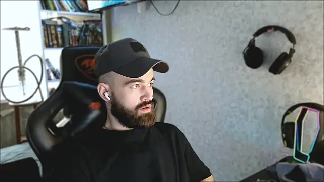  Mostly  online show from April 2026 03:40:02 PM