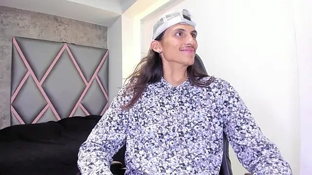 Snapshot of Noha-Smith chatting on February 2026 04:28:02 AM Noha-Smith online show from February 2026 04:28:02 AM