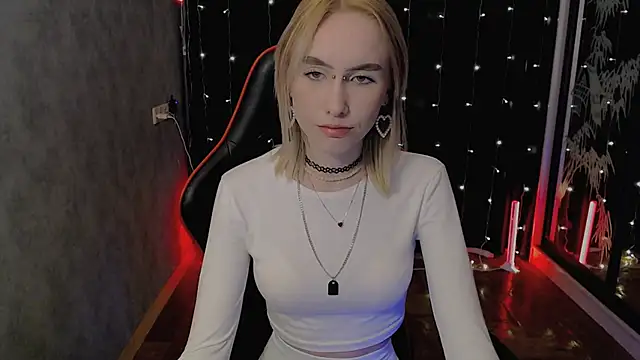 crybambi online show from February 2026 06:56:02 PM