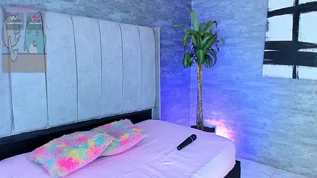 IsabellaRossi  online show from February 2026 12:10:02 PM