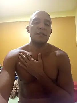 Snapshot of djmorenoo chatting on February 2026 06:33:02 AM djmorenoo online show from February 2026 06:33:02 AM