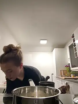 romyxxs online show from February 2026 05:11:02 PM