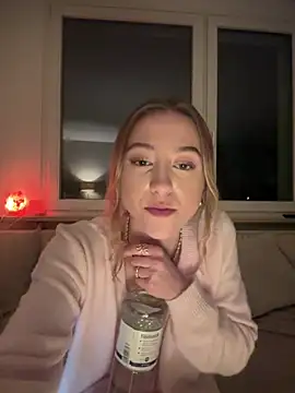 romyxxs online show from February 2026 08:12:01 PM