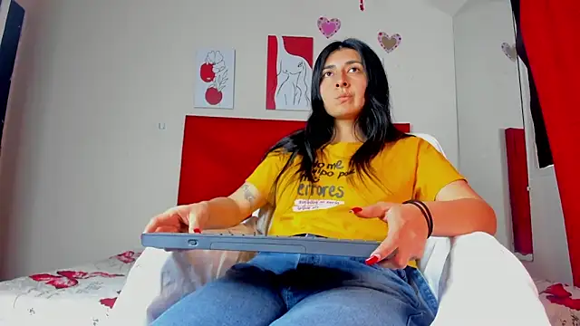 EmmaWilliamss4 online show from March 2026 03:29:01 PM