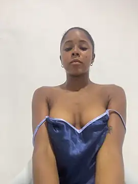 LIA PARKERR online show from May 2026 02:47:01 PM