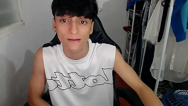 Snapshot of BOY_0914 chatting on February 2026 04:30:01 AM BOY 0914 online show from February 2026 04:30:01 AM