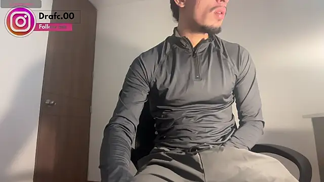 Snapshot of rafael_stone11 chatting on June 2026 01:19:01 AM rafael stone11 online show from June 2026 01:19:01 AM