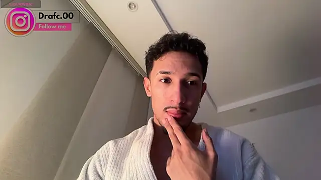 Snapshot of rafael_stone11 chatting on July 2026 05:24:01 AM rafael stone11 online show from July 2026 05:24:01 AM