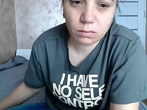 Snapshot of LorraGrey chatting on April 2026 06:11:02 AM LorraGrey online show from April 2026 06:11:02 AM