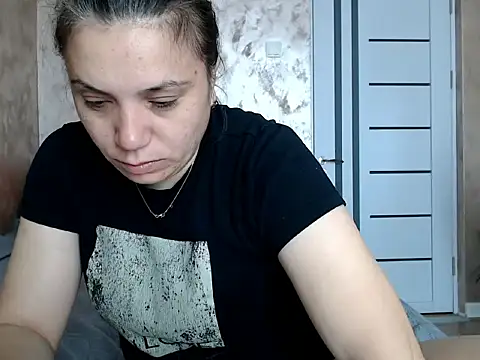 Snapshot of LorraGrey chatting on April 2026 06:06:01 AM LorraGrey online show from April 2026 06:06:01 AM