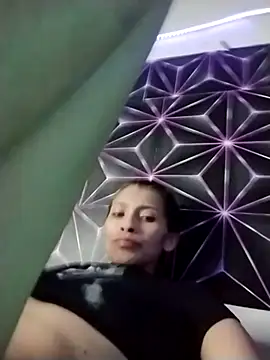 amairany27 online show from April 2026 03:49:02 AM