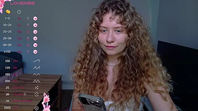 Snapshot of Milounee chatting on July 2026 06:04:02 AM Milounee online show from July 2026 06:04:02 AM
