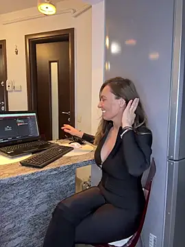 DivineAmely online show from April 2026 09:38:02 PM