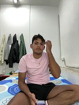 Snapshot of DavShi chatting on February 2026 05:20:01 PM DavShi online show from February 2026 05:20:01 PM