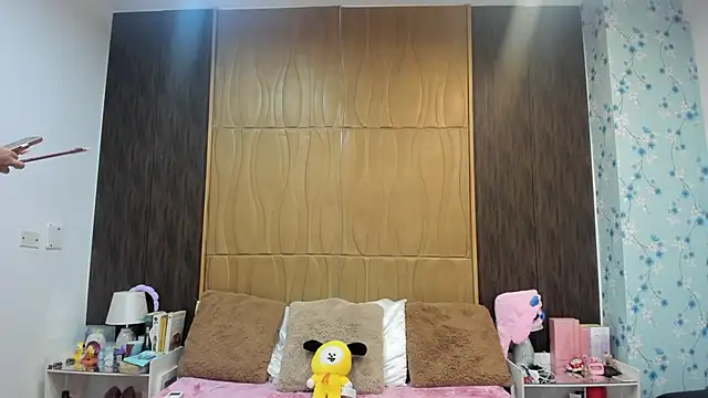 AlisHoward online show from April 2026 03:28:02 PM