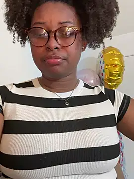 Snapshot of cocoaswretie chatting on February 2026 03:17:01 AM cocoaswretie online show from February 2026 03:17:01 AM