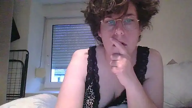 OIseauNoir88 online show from March 2026 06:03:02 AM