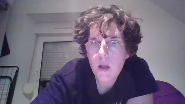 OIseauNoir88 online show from April 2026 08:17:01 PM