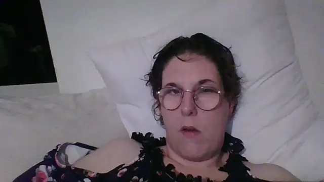 OIseauNoir88 online show from April 2026 07:50:02 PM