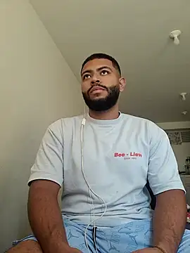 KLEYTON33 online show from February 2026 06:34:02 PM