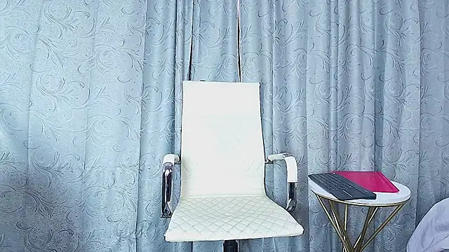 Snapshot of amy_noa chatting on April 2026 12:53:02 PM amy noa online show from April 2026 12:53:02 PM